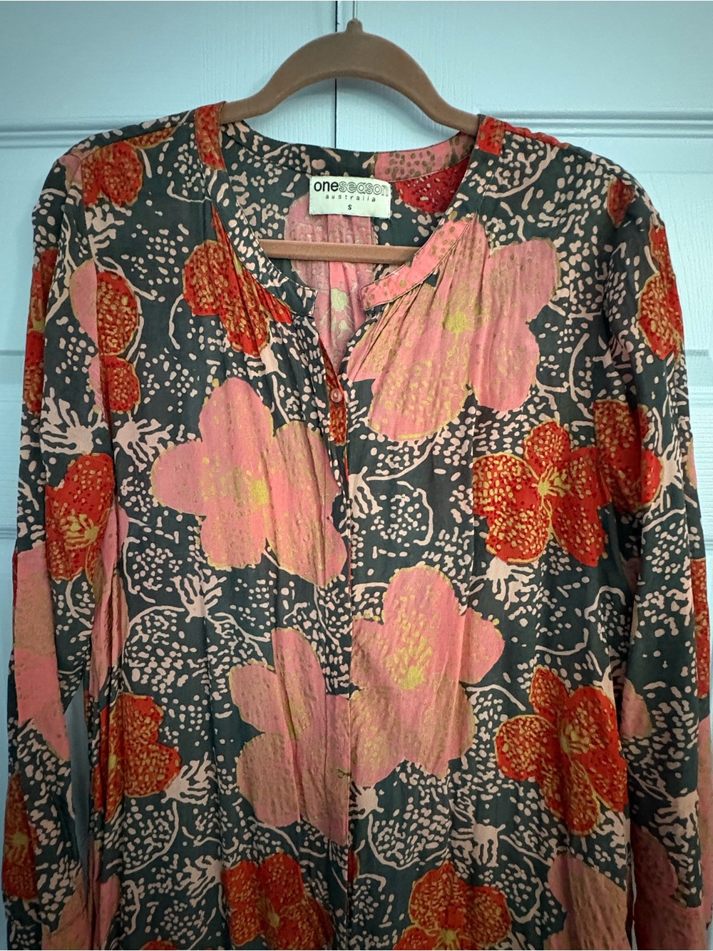 One Season Australia Coral and Red Floral Long Sleeve button front Midi Dress S